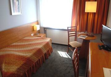 Фото номера Стандартный одноместный номер Отель Hotel Malinowski Economy г. Гливице 7