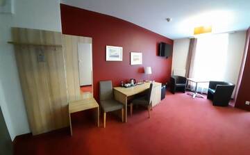 Фото номера Большой двухместный номер с 1 кроватью Отель Hotel Arsenał г. Гливице 2