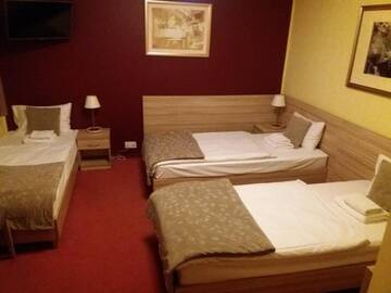 Фото номера Трехместный номер Отель Hotel Arsenał г. Гливице 2