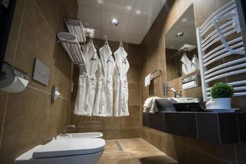 Фото номера Апартаменты с возможностью посещения спа-салона. Апартаменты Jasna SportHotel &amp; SPA г. Гливице 4