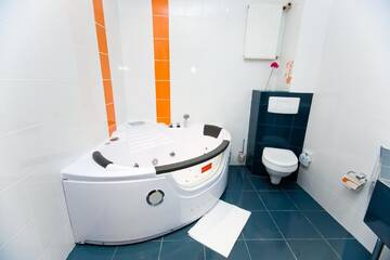Фото номера Четырехместный номер Отель Hotel Malinowski Business г. Гливице 6