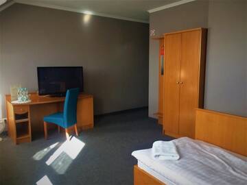 Фото номера Трехместный номер Отель Hotel Restauracja Tawerna Gliwice - ozonujemy pokoje г. Гливице 2