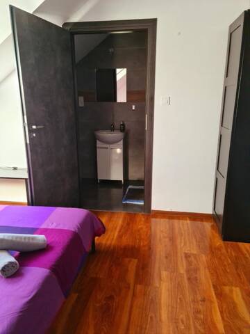 Фото номера Двухместный номер с 1 кроватью Хостелы M Hostel г. Гливице 7