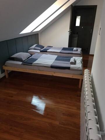 Фото номера Классический трехместный номер Хостелы M Hostel г. Гливице 5