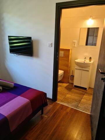 Фото номера Двухместный номер с 1 кроватью Хостелы M Hostel г. Гливице 5