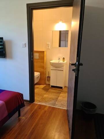 Фото номера Двухместный номер с 1 кроватью Хостелы M Hostel г. Гливице 4