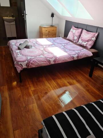 Фото номера Трехместный номер Хостелы M Hostel г. Гливице 5