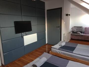 Фото номера Классический трехместный номер Хостелы M Hostel г. Гливице 13